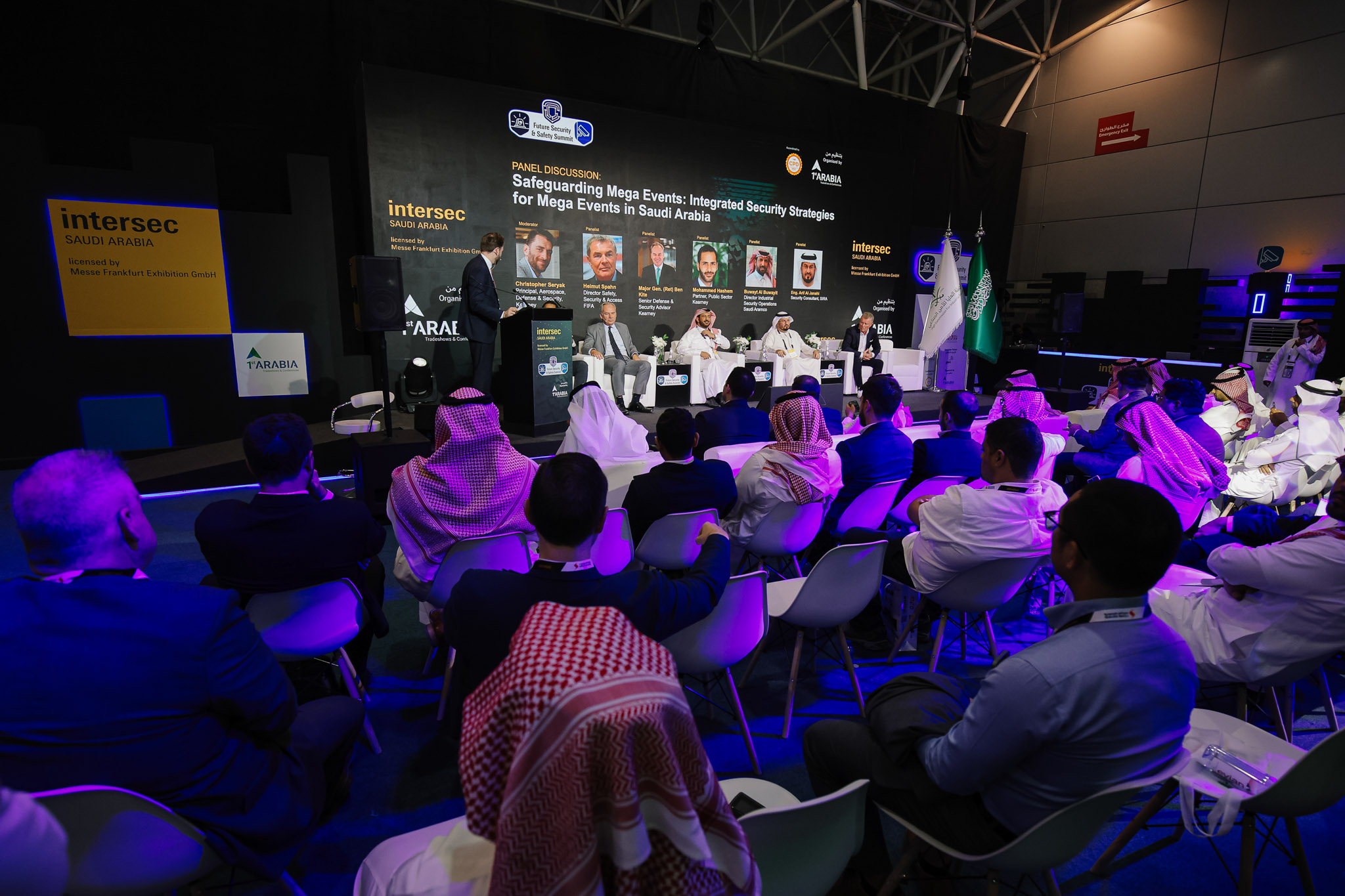 Lights in Motion / Cristi Mitrea