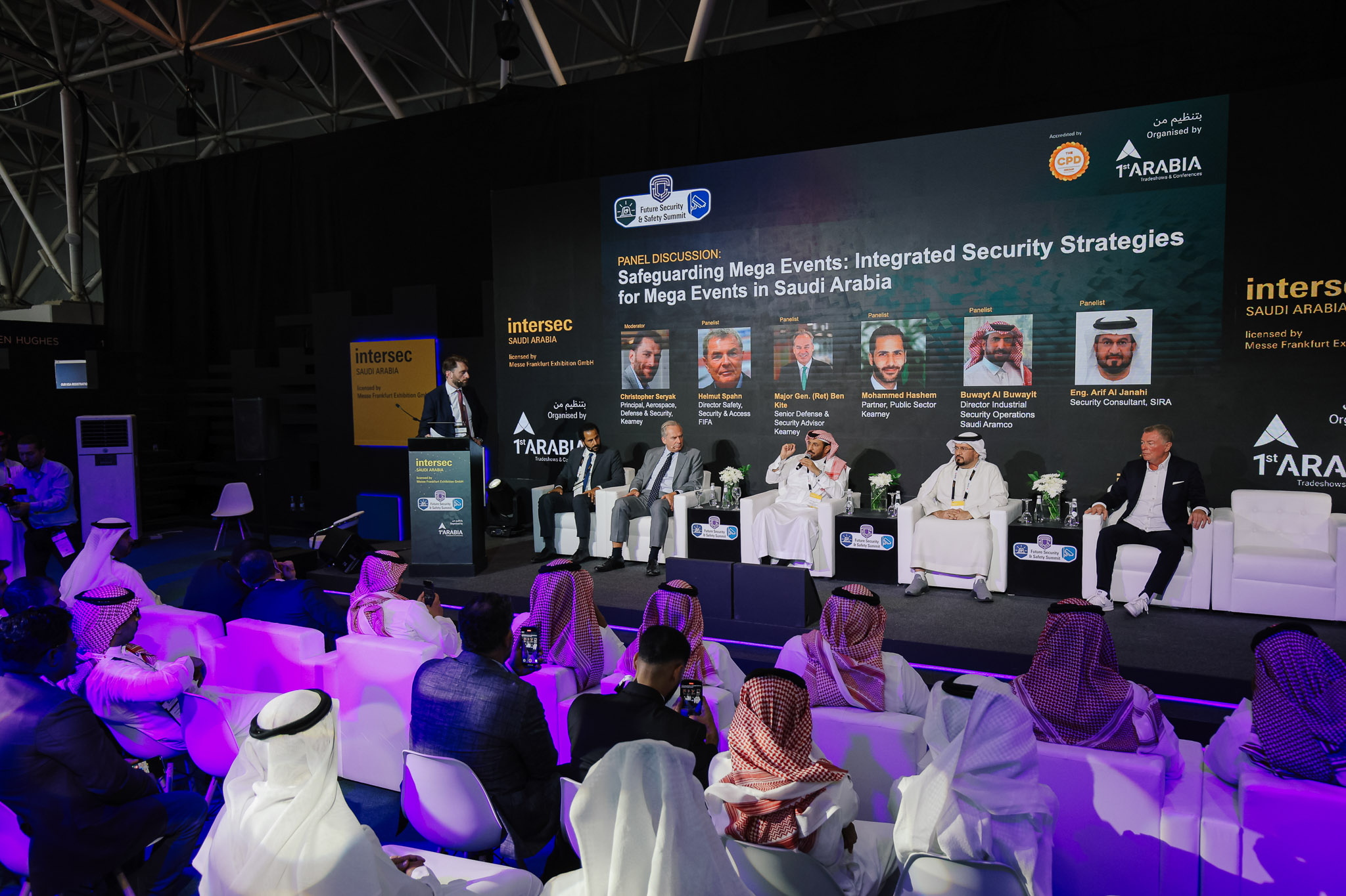 Lights in Motion / Cristi Mitrea